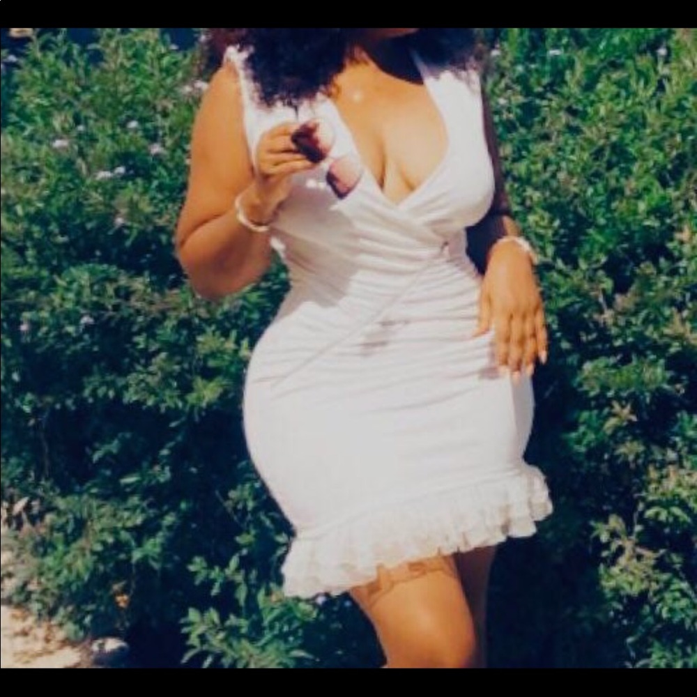 Cefian Front Ruched & Wrap Detail, Ruffle lace Hem Bodycon Dress. Size S